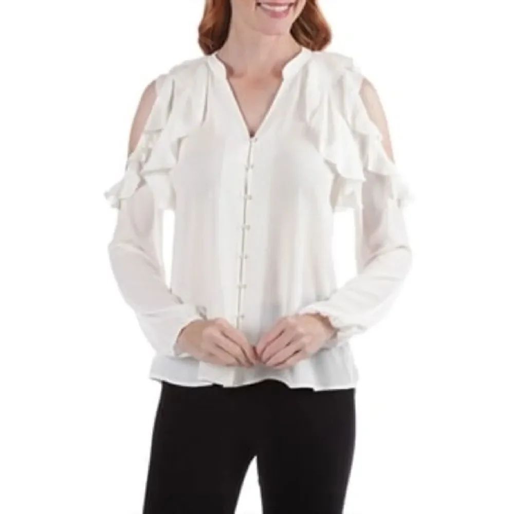 ✨ivanka trump cold shoulder ruffle top✨